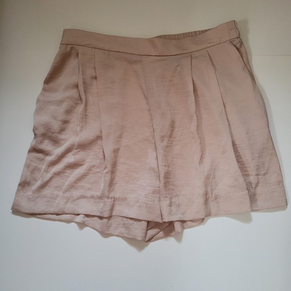 H&M Flowy Shorts with Pockets